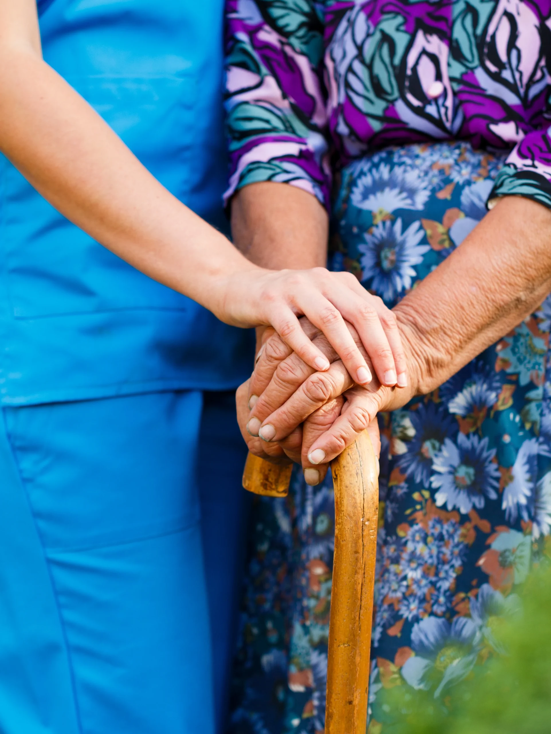 32519826_l Supporting the elderly with Parkinson's disease - concept.